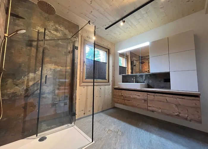 Zirbenchalet Am * Weissensee